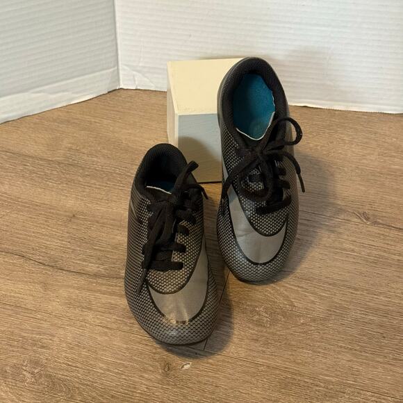 Nike Youth Soccer Cleats Size 11C Black Gray Blue Firm Ground FG - Picture 3 of 7